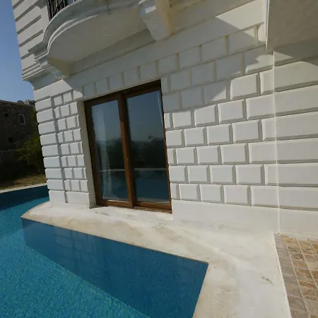 Elegant Villas 2/10